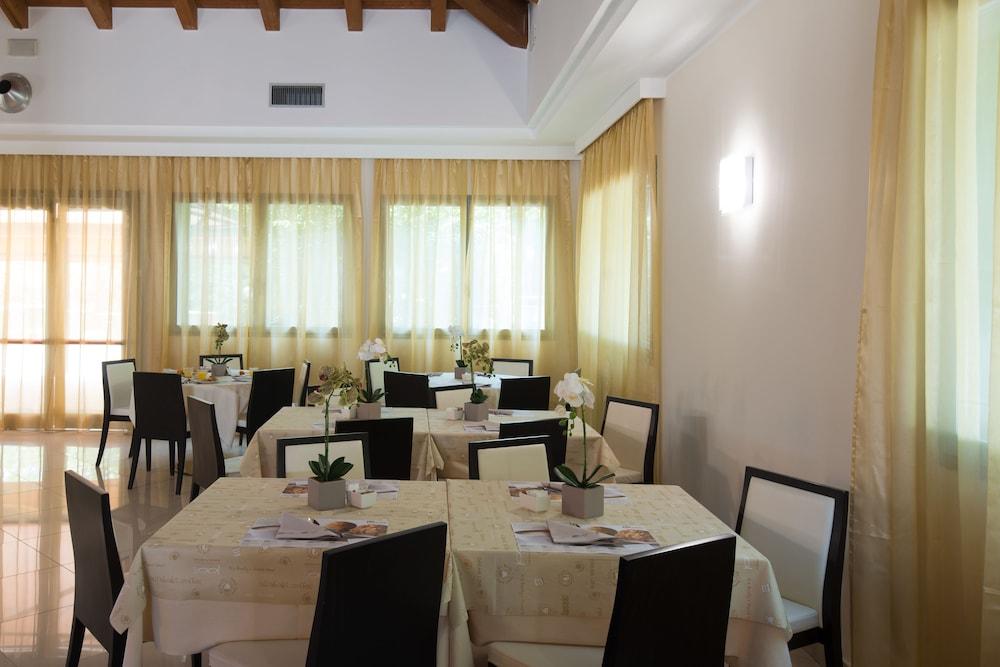 As Hotel Sempione Fiera San Vittore Olona Exterior photo